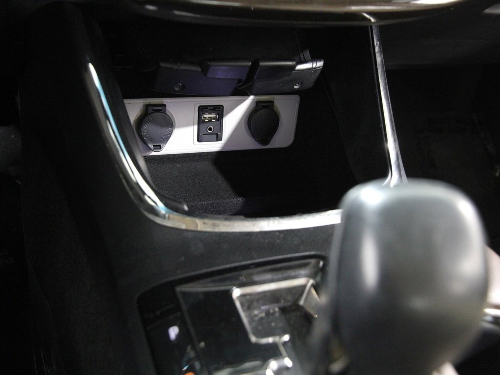 Used 2014 Toyota Avalon Limited image 16