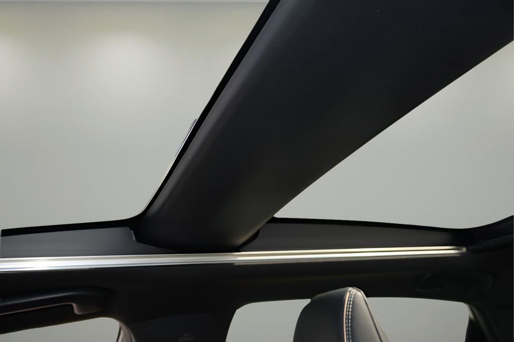 Certified 2024 Toyota Crown AWD/4WD image 24