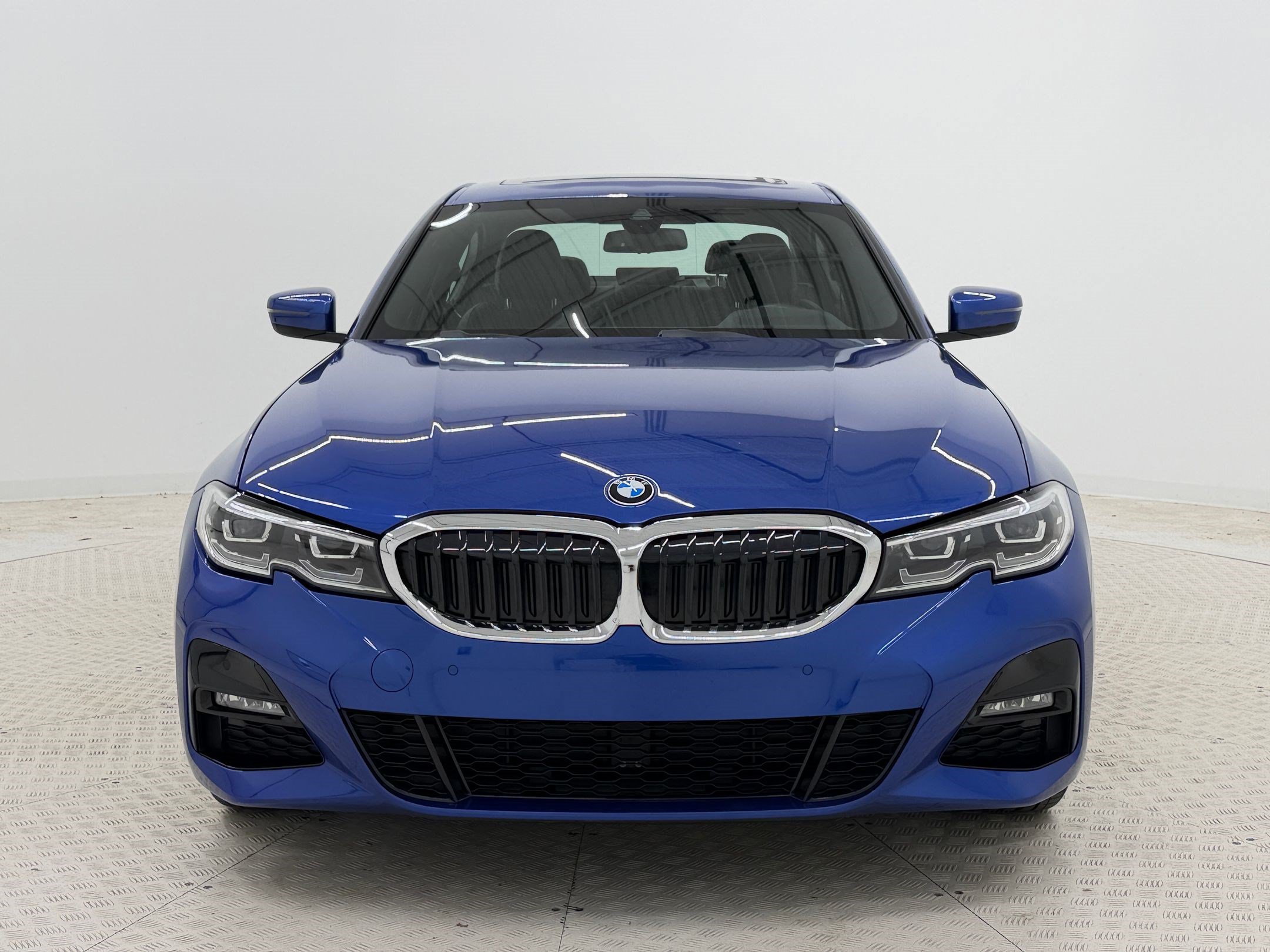 Used 2022 BMW 330e xDrive w/ M Sport Package AWD/4WD image 6