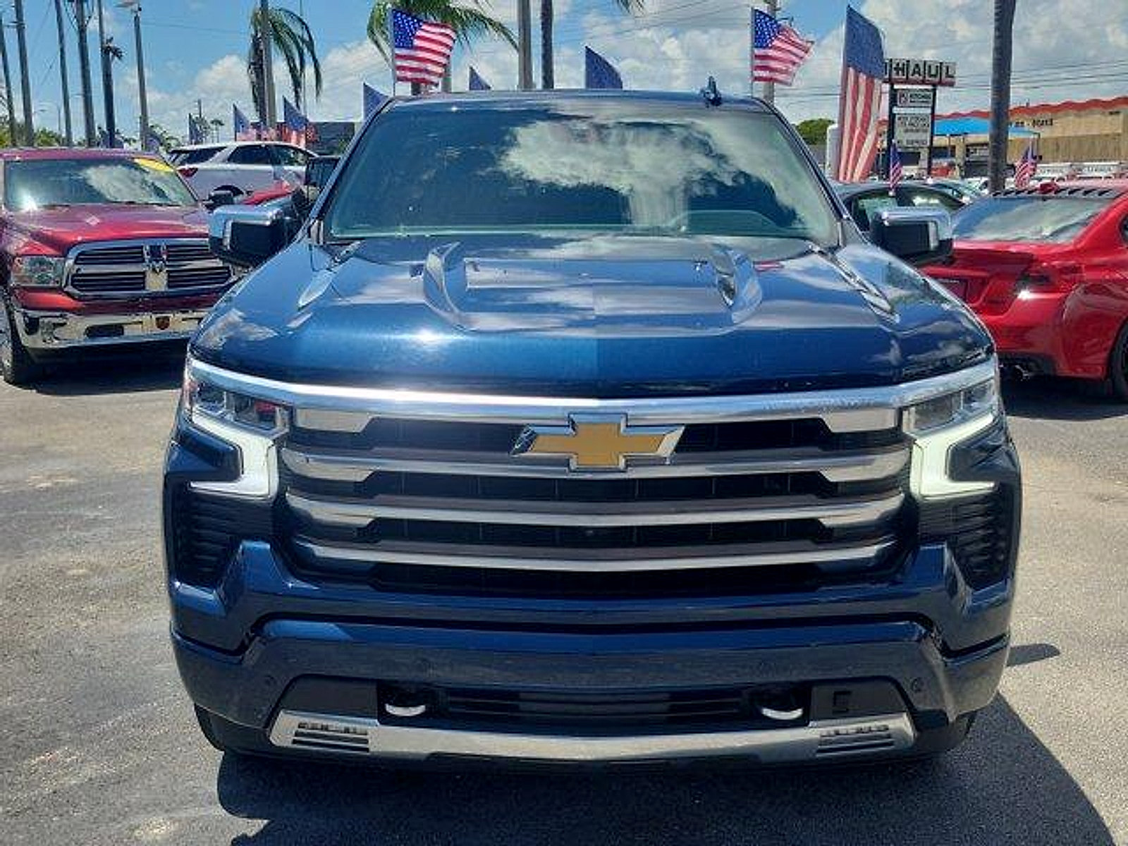 Used 2022 Chevrolet Silverado 1500 High Country RWD image 2
