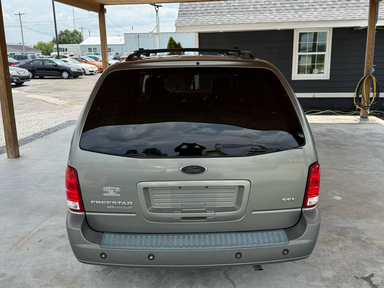 Used 2005 Ford Freestar SEL FWD image 59