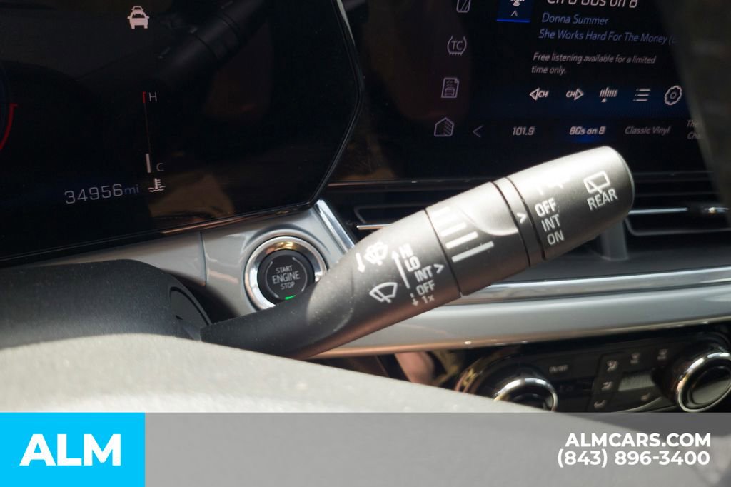 Used 2025 Chevrolet Trax LT w/ LT Convenience Package FWD image 12