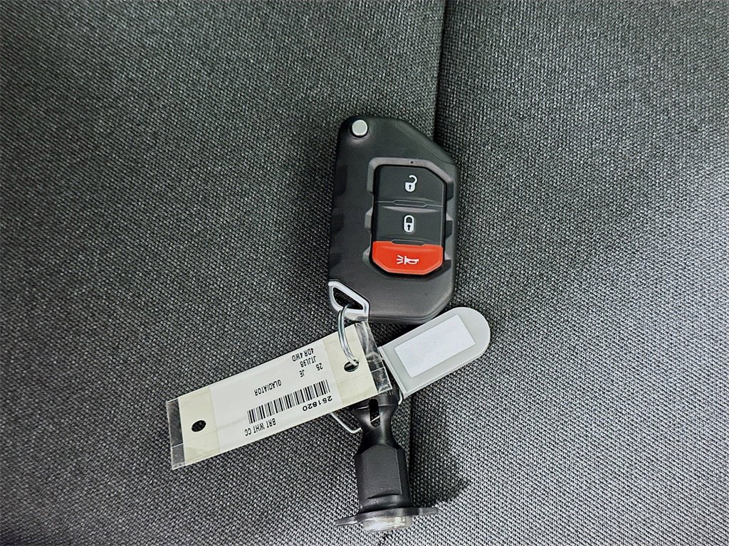 New 2025 Jeep Gladiator Sport image 19