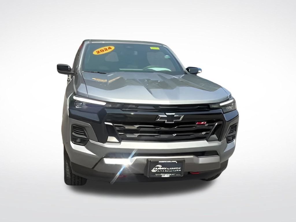 Used 2024 Chevrolet Colorado Z71 w/ Safety Package AWD/4WD image 3