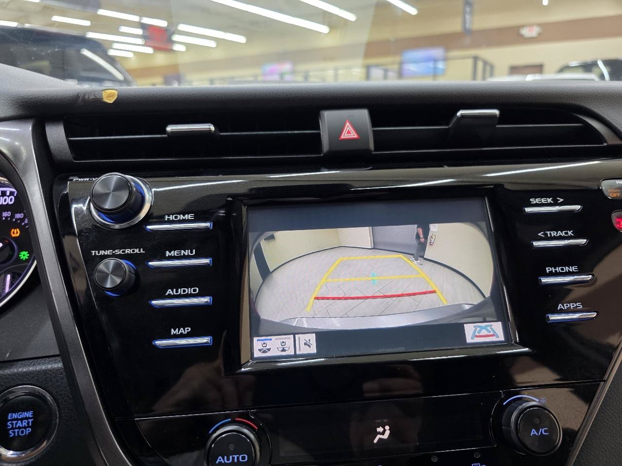 Used 2019 Toyota Camry SE w/ Convenience Package FWD image 31
