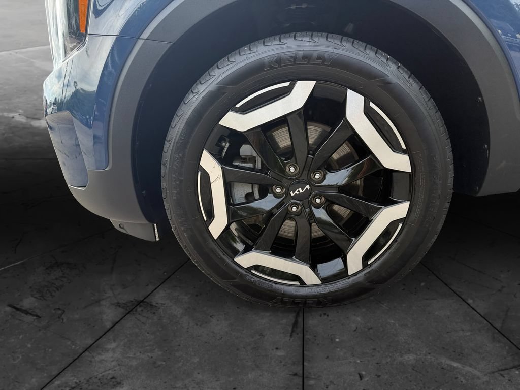 Used 2025 Kia Telluride S FWD image 14