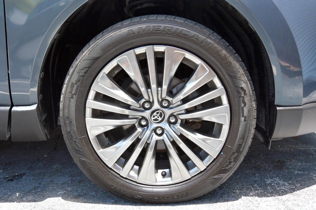 Used 2021 Toyota Venza XLE w/ Softex Package image 30