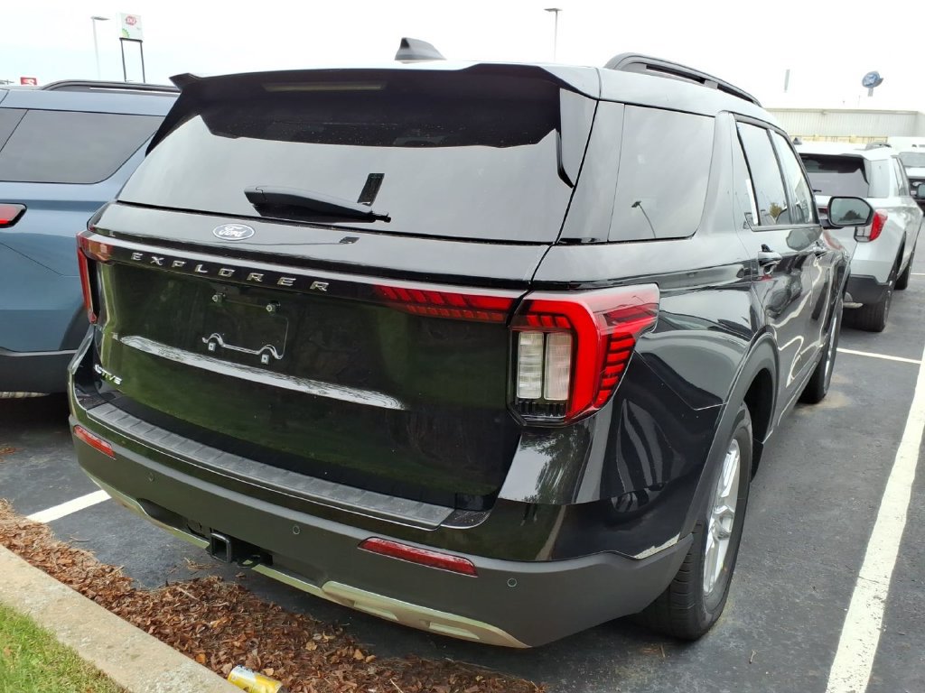 New 2027 Ford Explorer Active w/ Active Comfort Package AWD/4WD image 3