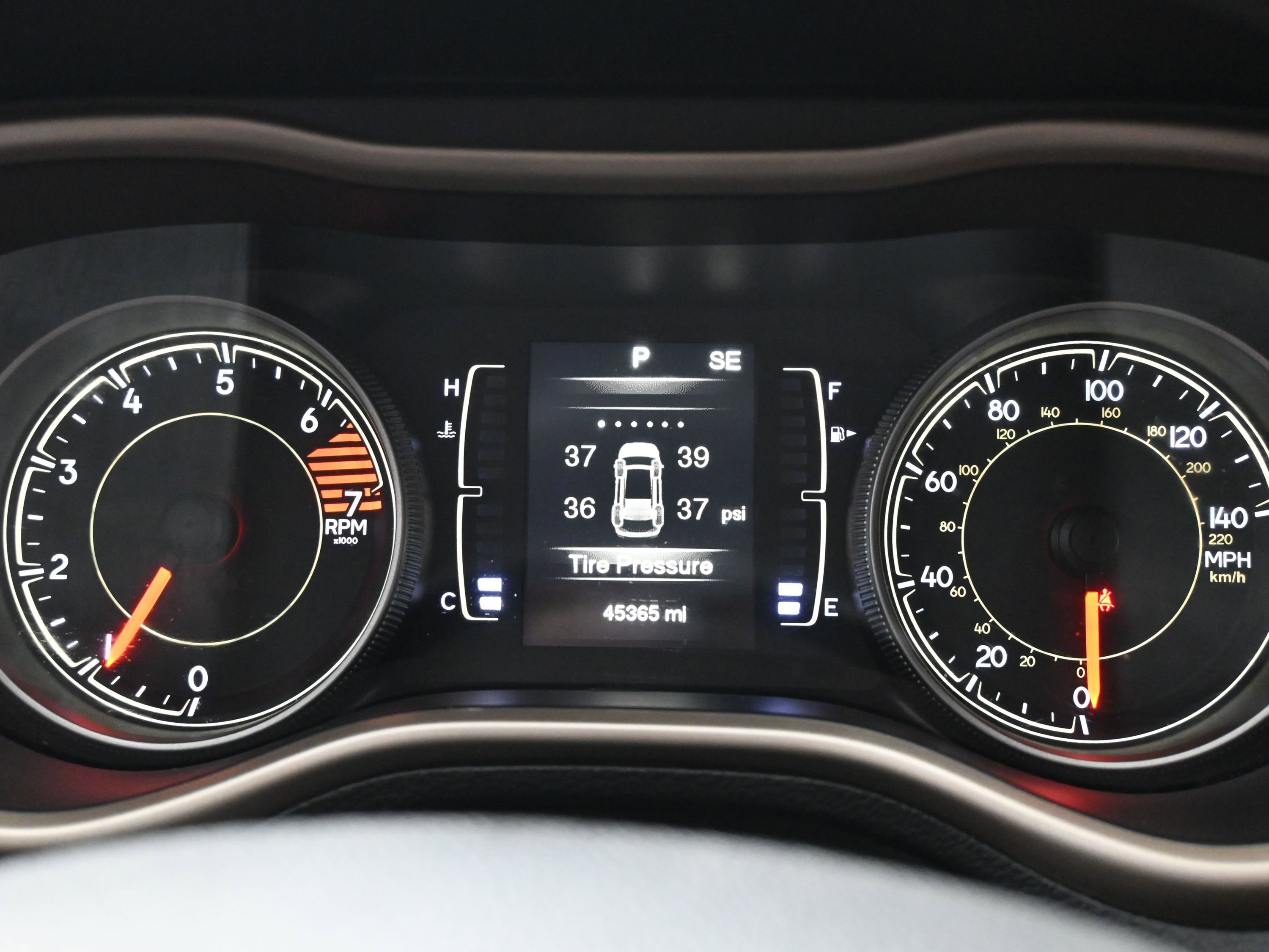 Used 2016 Jeep Cherokee Sport image 17