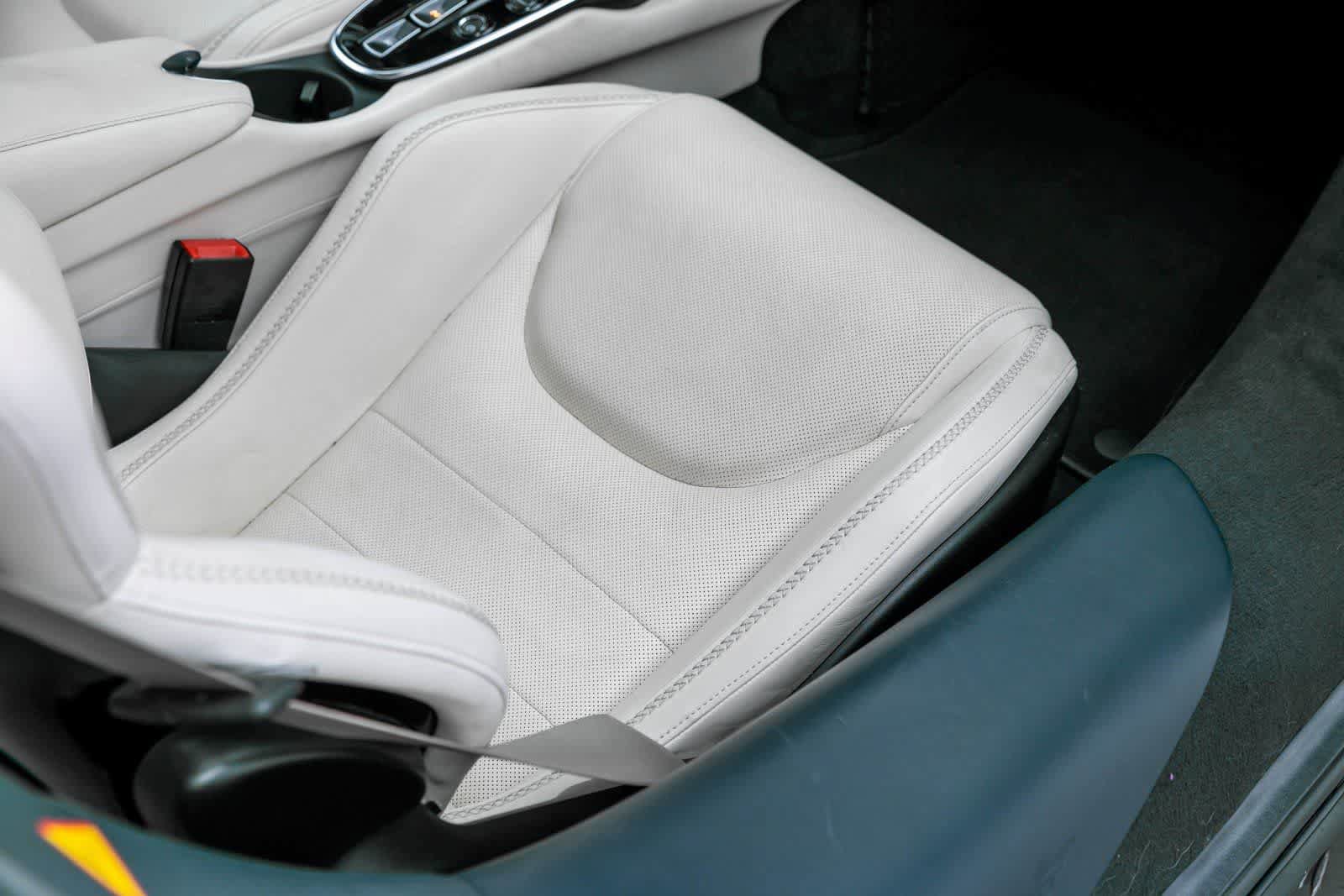 Used 2020 McLaren GT RWD image 34