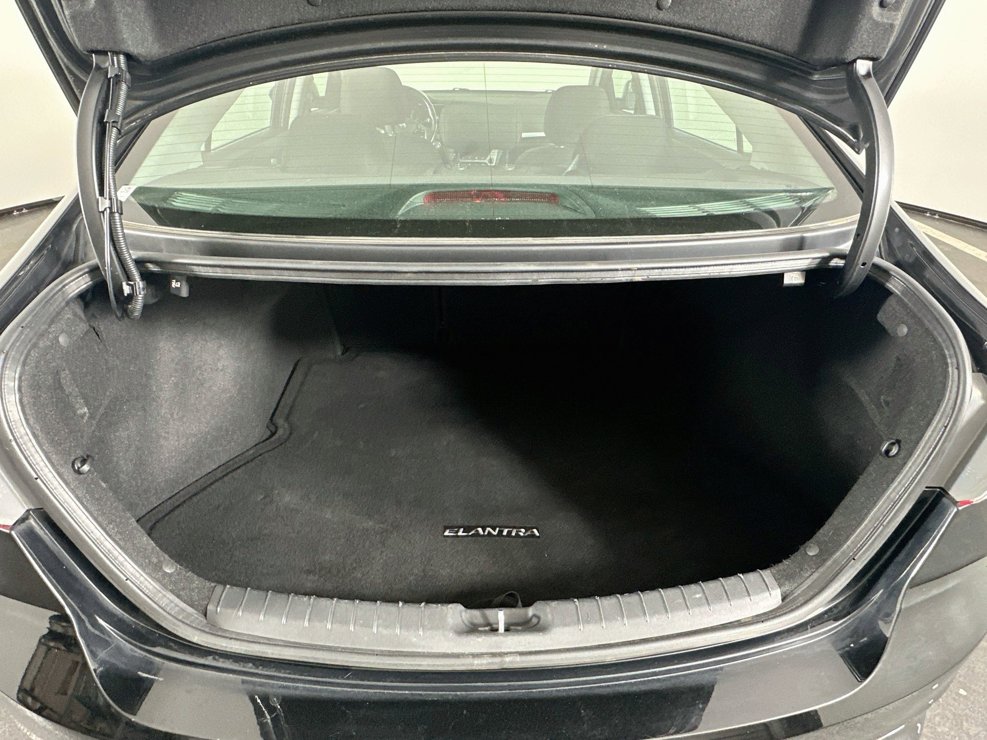 Used 2018 Hyundai Elantra Value Edition FWD image 28