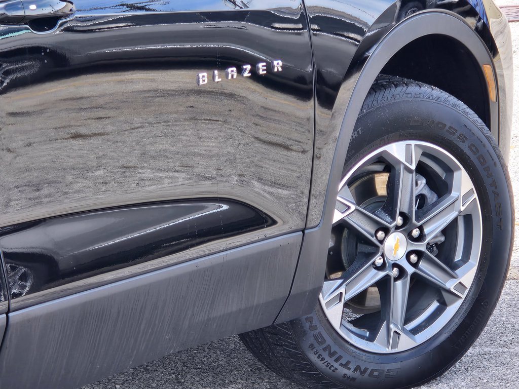 Used 2024 Chevrolet Blazer LT w/ Convenience Package FWD image 17