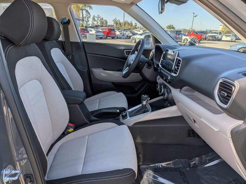 New 2026 Hyundai Venue SEL FWD image 30