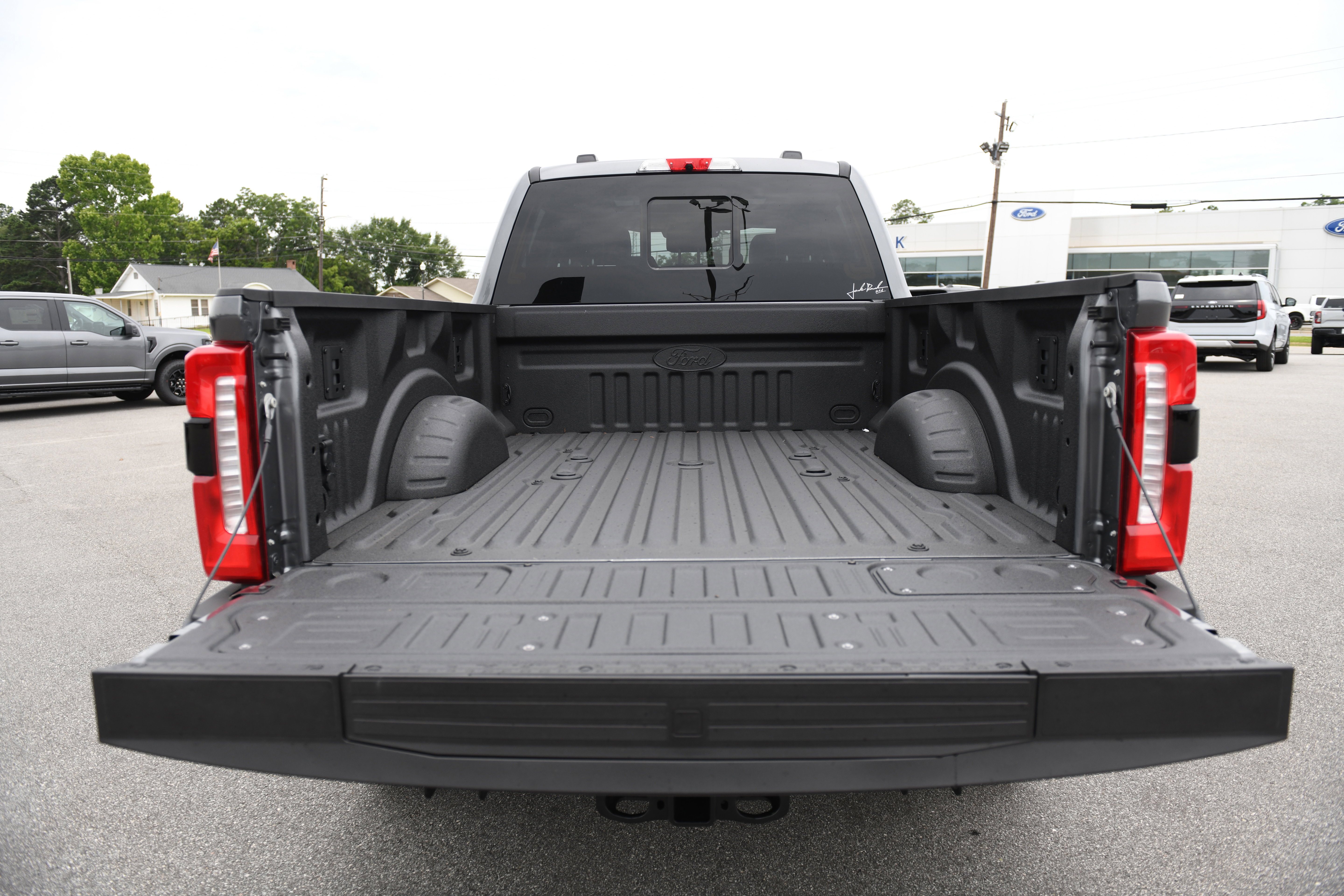 New 2026 Ford F250 Lariat w/ Black Appearance Package AWD/4WD image 14