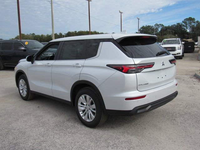 New 2026 Mitsubishi Outlander ES image 5