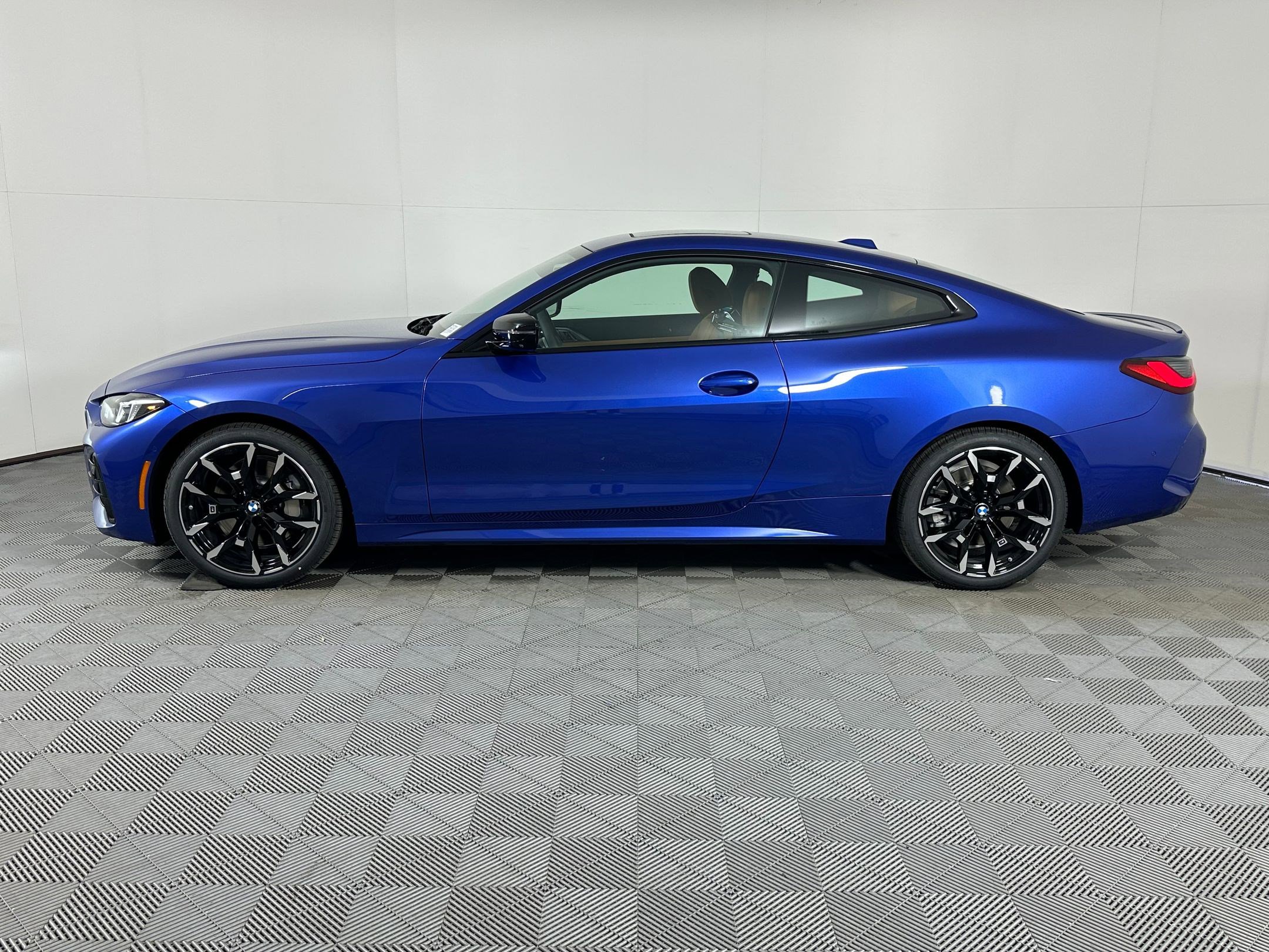 New 2026 BMW 430i Coupe w/ M Sport Package RWD image 2