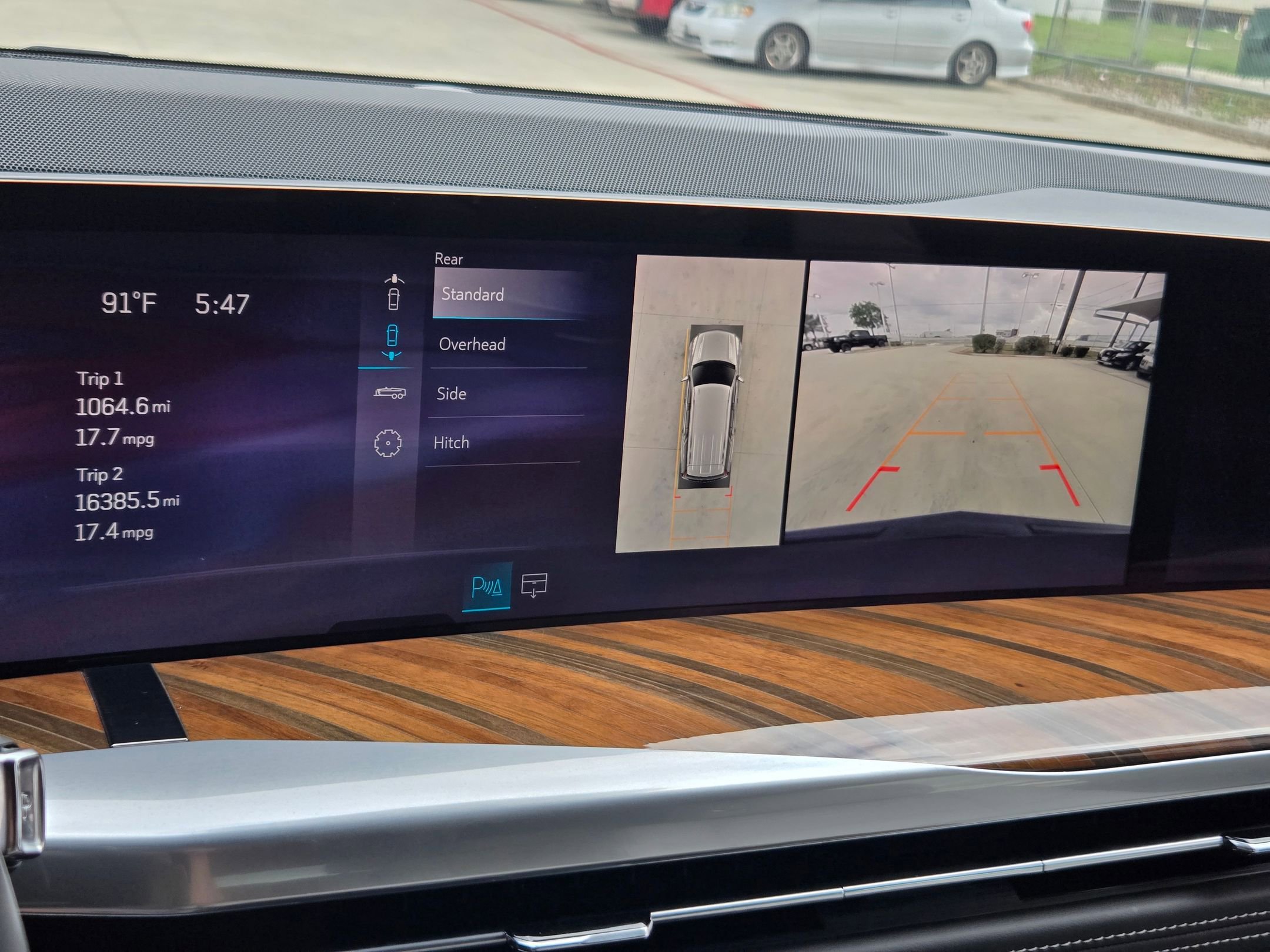 Certified 2025 Cadillac Escalade Sport Platinum w/ LPO, ONYX Package AWD/4WD image 16