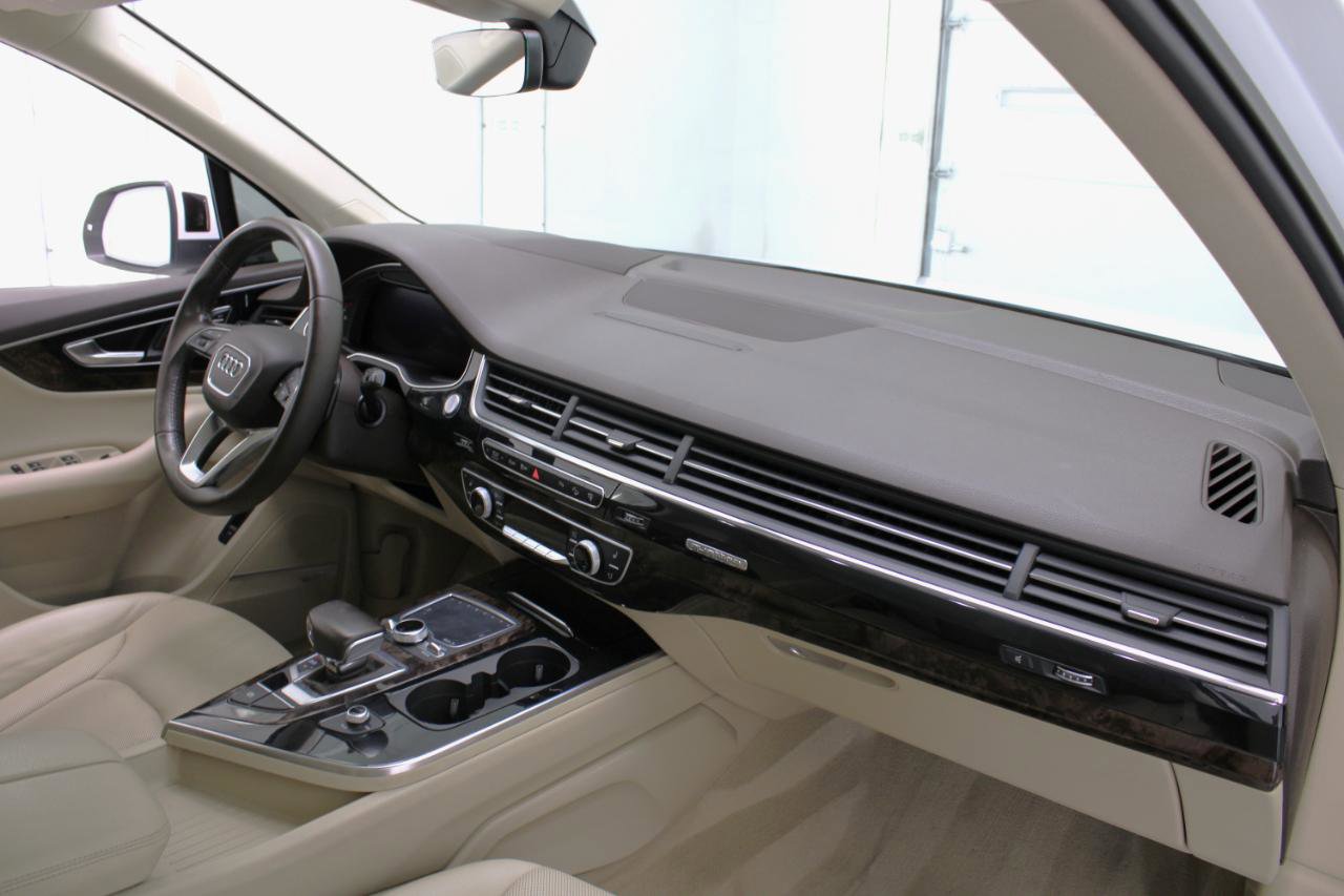Used 2017 Audi Q7 3.0T Prestige w/ Prestige Package image 50