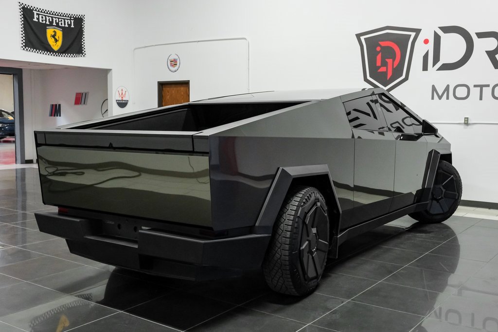 Used 2025 Tesla Cybertruck AWD Crew Cab image 12