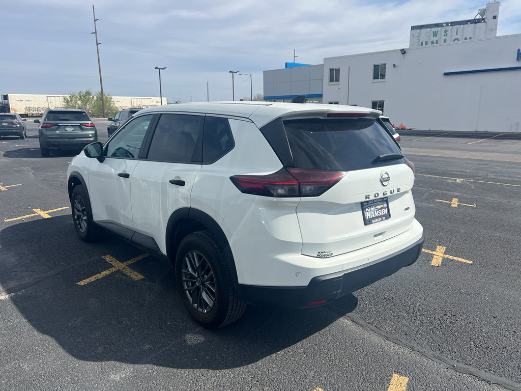 Used 2024 Nissan Rogue S AWD/4WD image 5