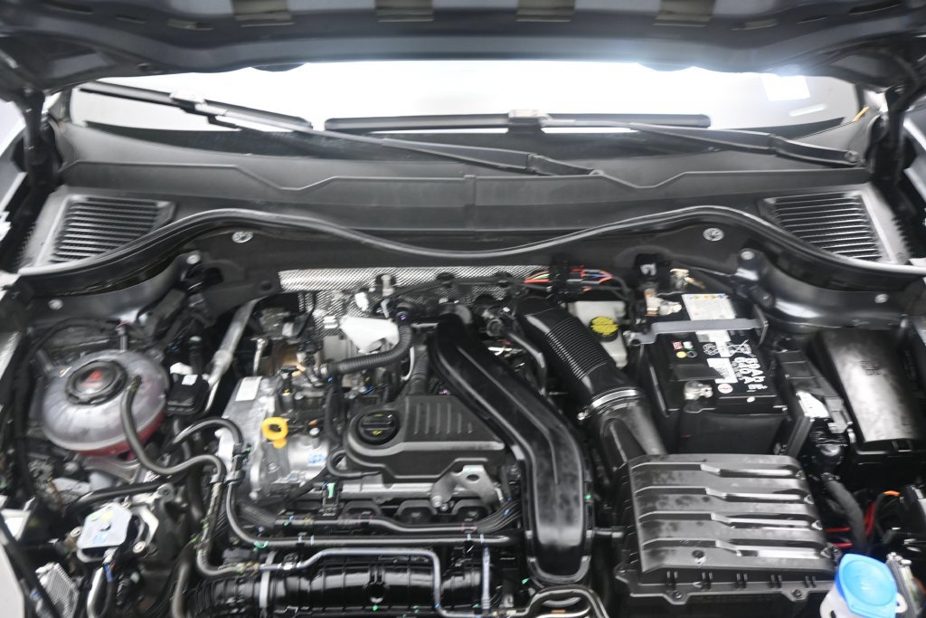 Used 2025 Volkswagen Taos S FWD image 14
