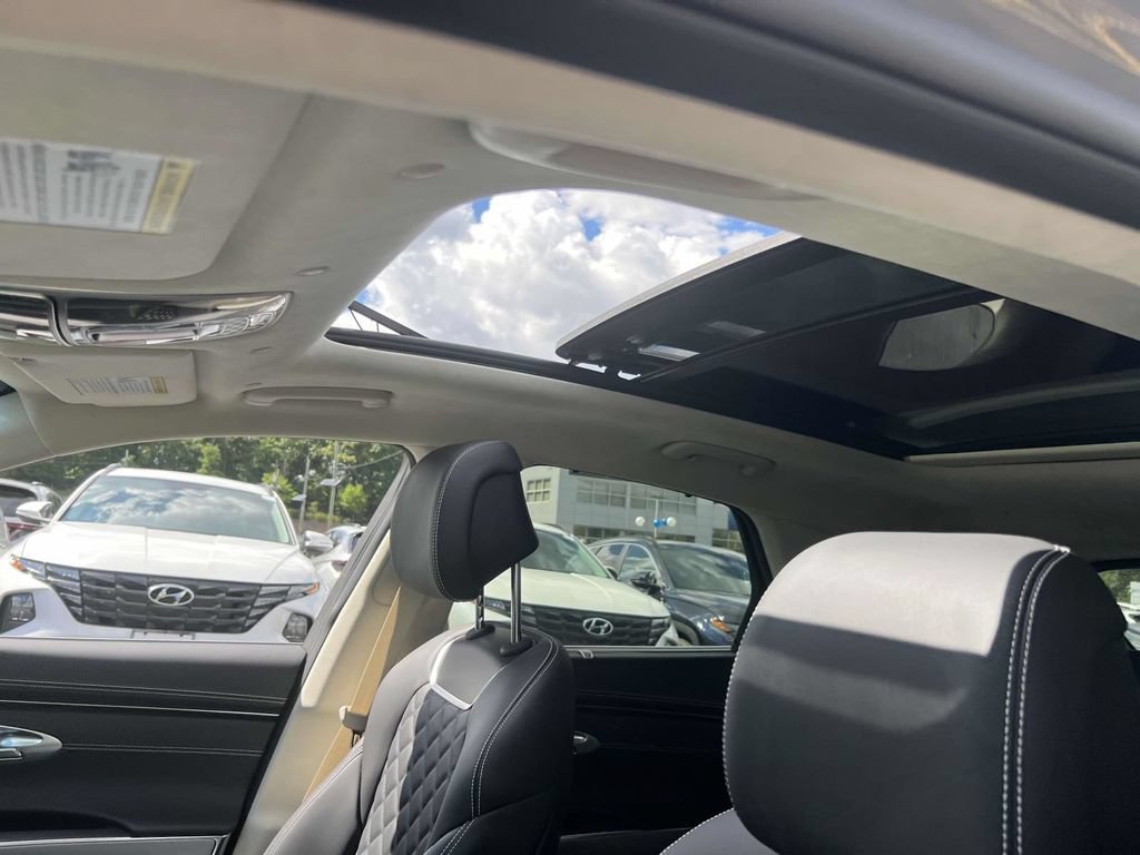 New 2025 Genesis Electrified GV70 w/ Prestige Package AWD/4WD image 20
