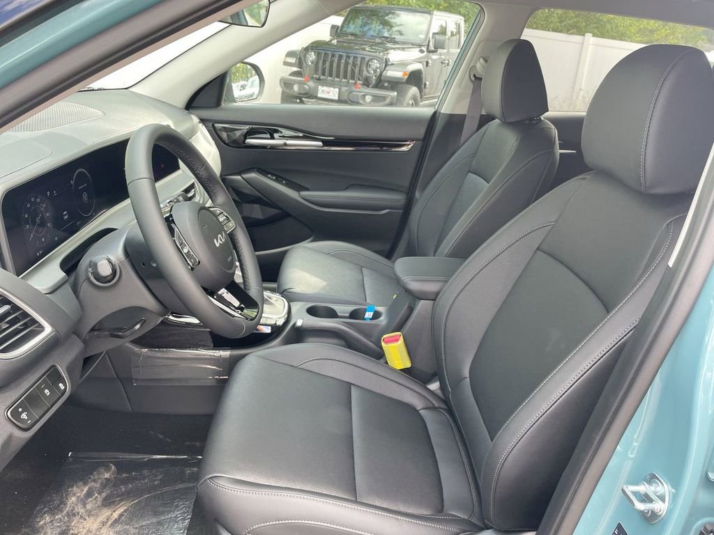 Used 2026 Kia Seltos EX FWD image 37