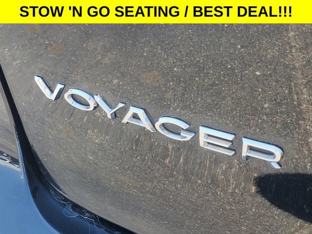 Used 2023 Chrysler Voyager LX FWD image 7