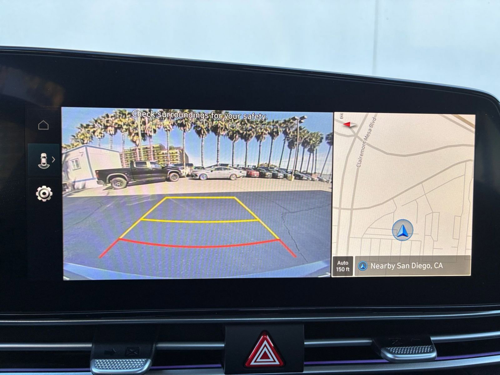 Used 2025 Hyundai Elantra Limited image 24