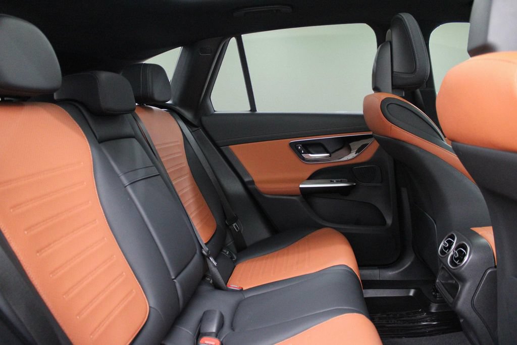 Used 2024 Mercedes-Benz GLC 300 image 27