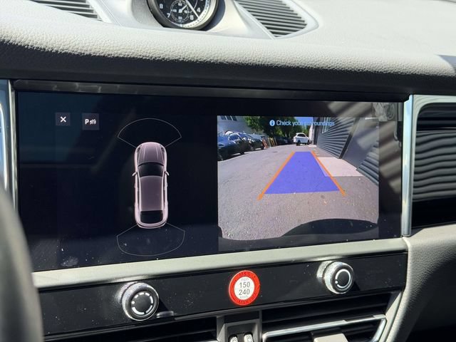Used 2026 Porsche Macan AWD/4WD image 24