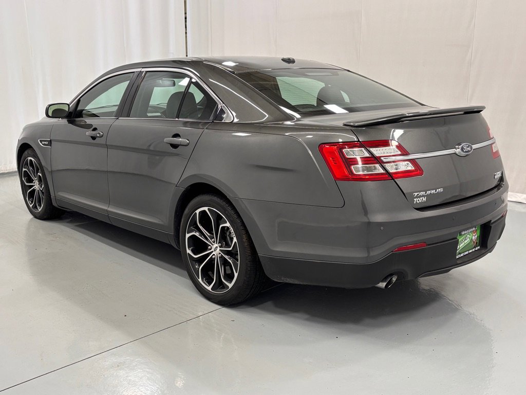 Used 2018 Ford Taurus SHO AWD/4WD image 7