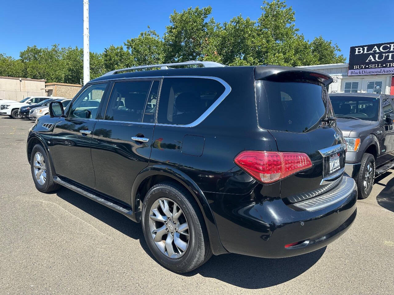 Used 2014 INFINITI QX80 4WD w/ Theater Package image 9