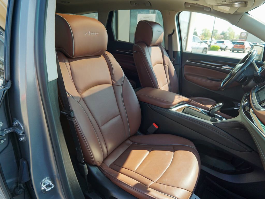Used 2019 Buick Enclave Avenir w/ Avenir Technology Package AWD/4WD image 34