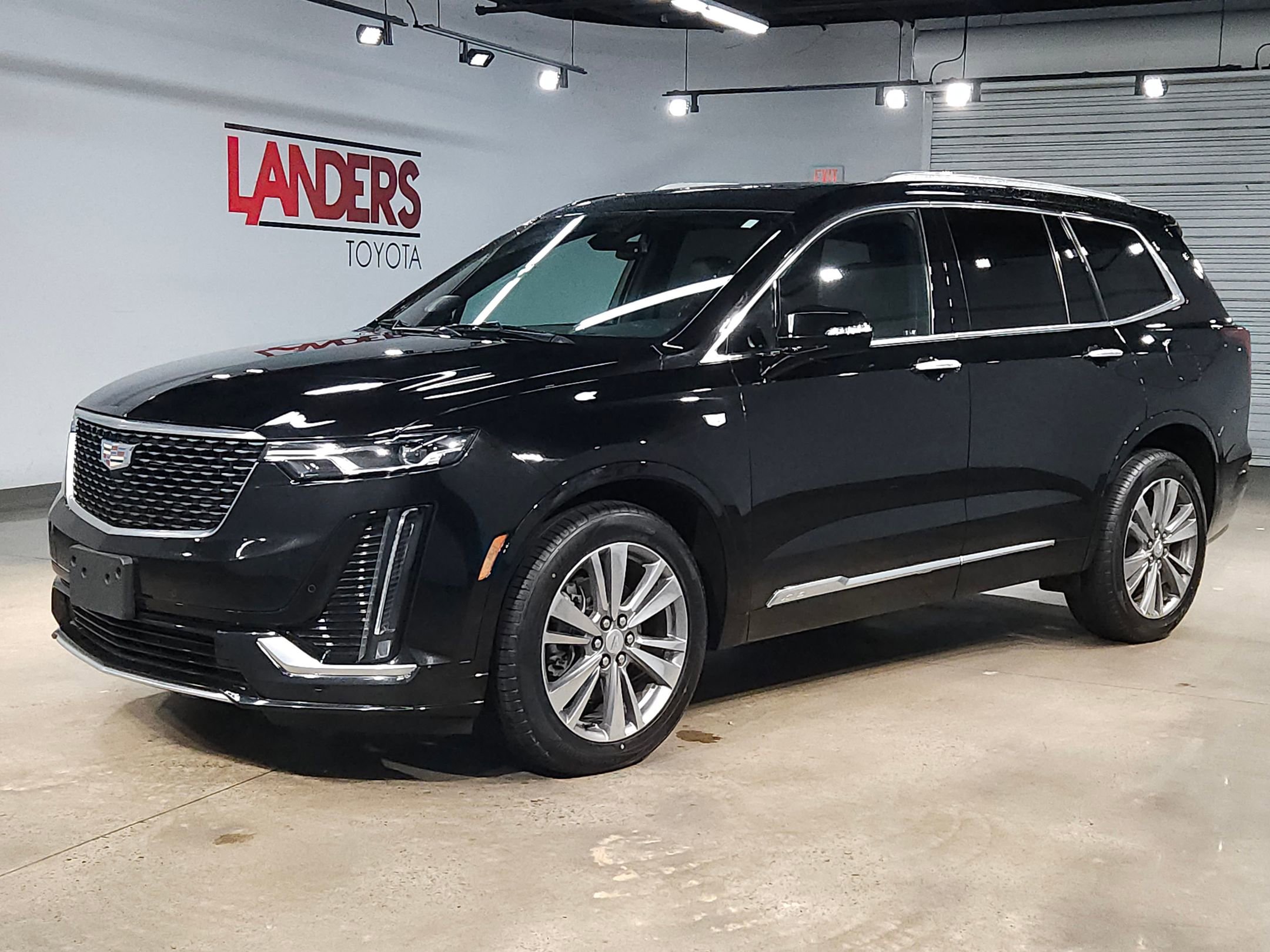 Used 2024 Cadillac XT6 Premium Luxury image 3