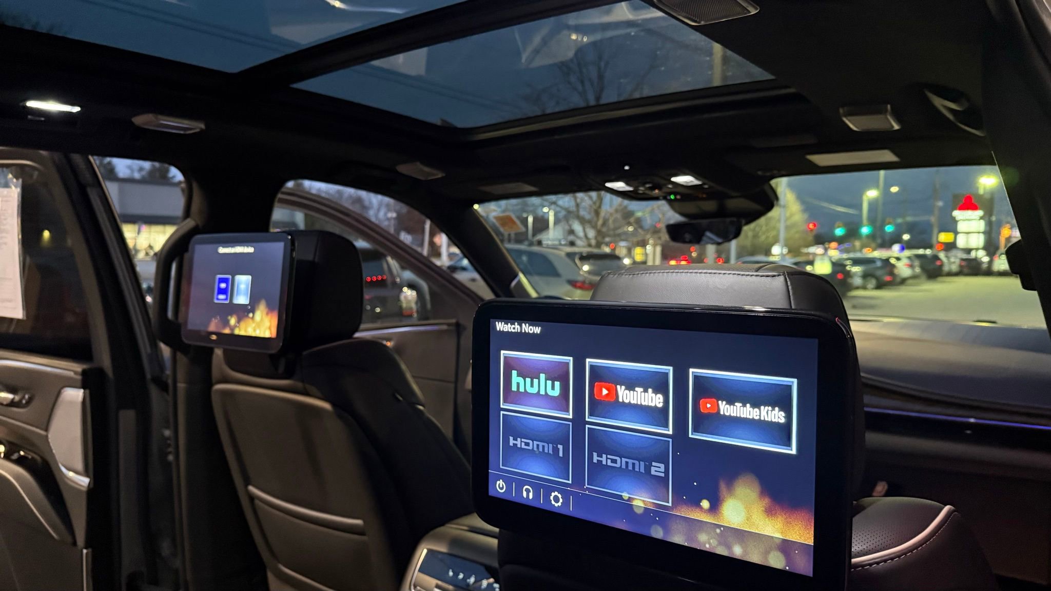 Used 2024 Cadillac Escalade ESV Premium Luxury Platinum w/ Heavy-Duty Trailer Package image 16