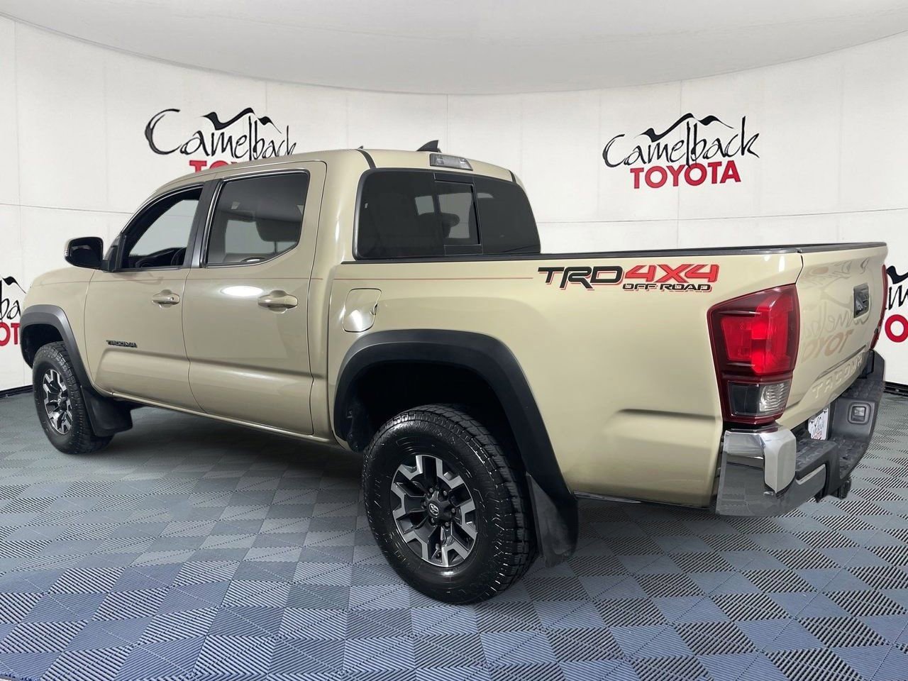 Used 2019 Toyota Tacoma TRD Off-Road image 6