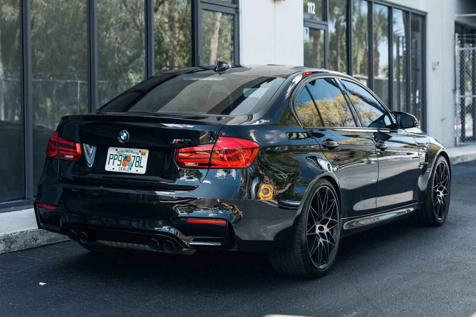 Used 2018 BMW M3 CS RWD image 6