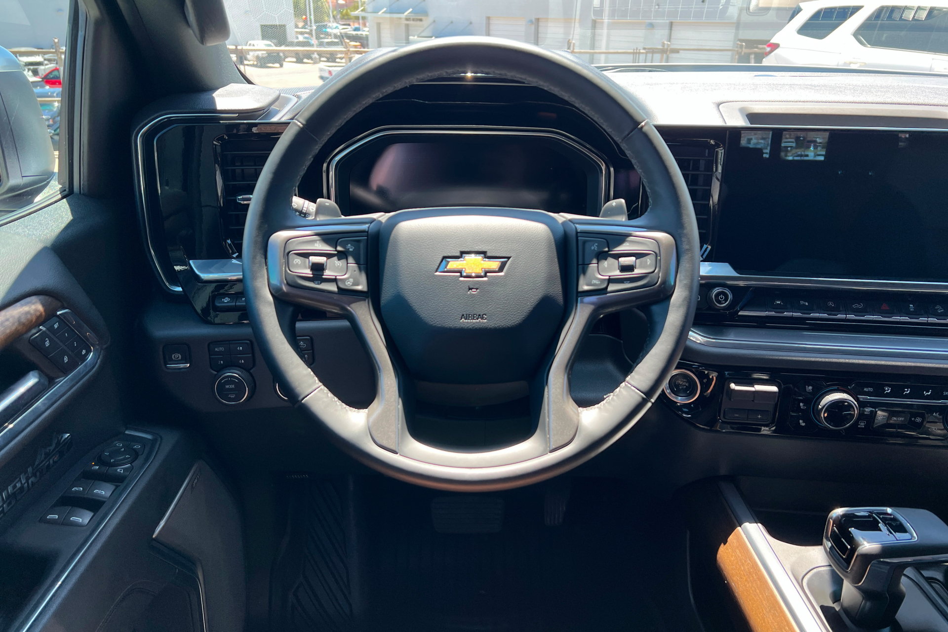 Used 2024 Chevrolet Silverado 1500 High Country w/ Technology Package AWD/4WD image 13