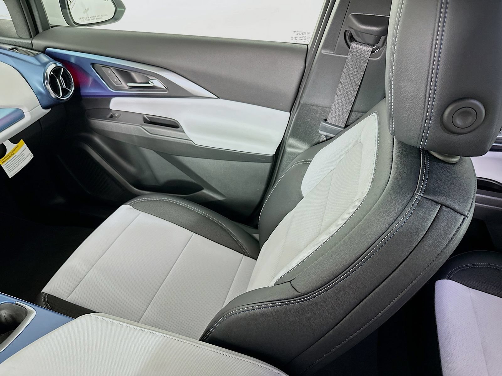 New 2026 Chevrolet Equinox EV LT AWD/4WD image 24
