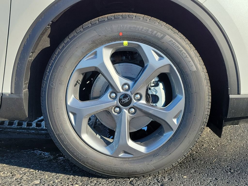 New 2026 Ford Escape ST-Line w/ Cold Weather Package image 9