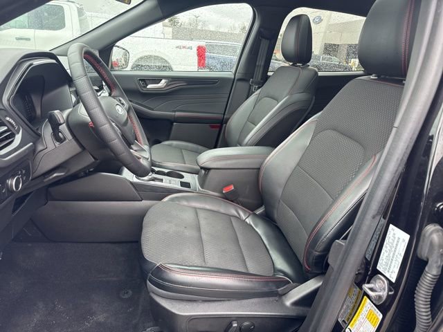 Used 2023 Ford Escape ST-Line w/ Tech Pack #1 AWD/4WD image 9
