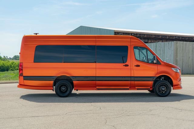 Used 2024 Mercedes-Benz Sprinter 3500 image 9
