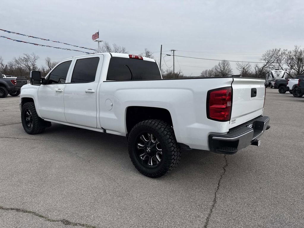 Used 2018 Chevrolet Silverado 1500 LT w/ Trailering Package AWD/4WD image 3
