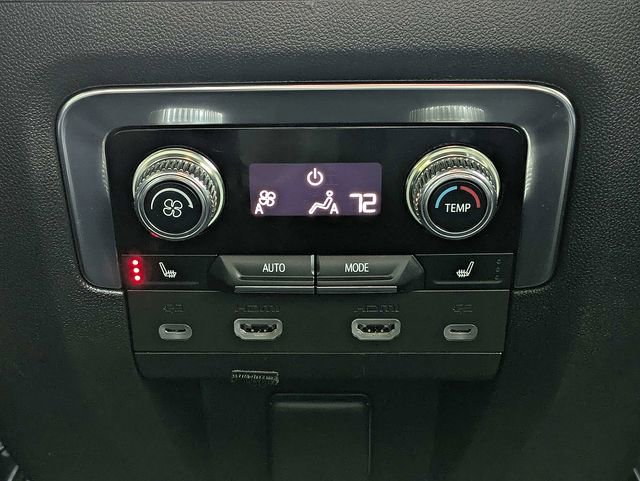 Used 2023 GMC Yukon XL Denali w/ Advanced Technology Package AWD/4WD image 16