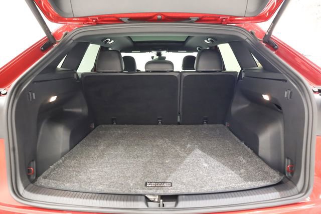 Used 2023 Volkswagen Atlas Cross Sport SEL R-Line image 32