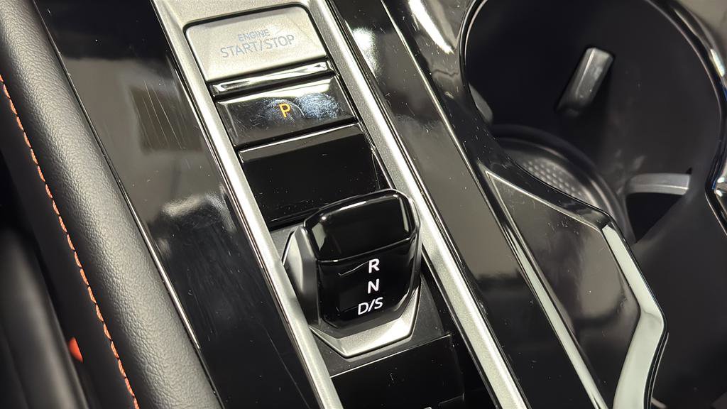 Used 2024 Volkswagen Atlas Peak Edition SEL image 19