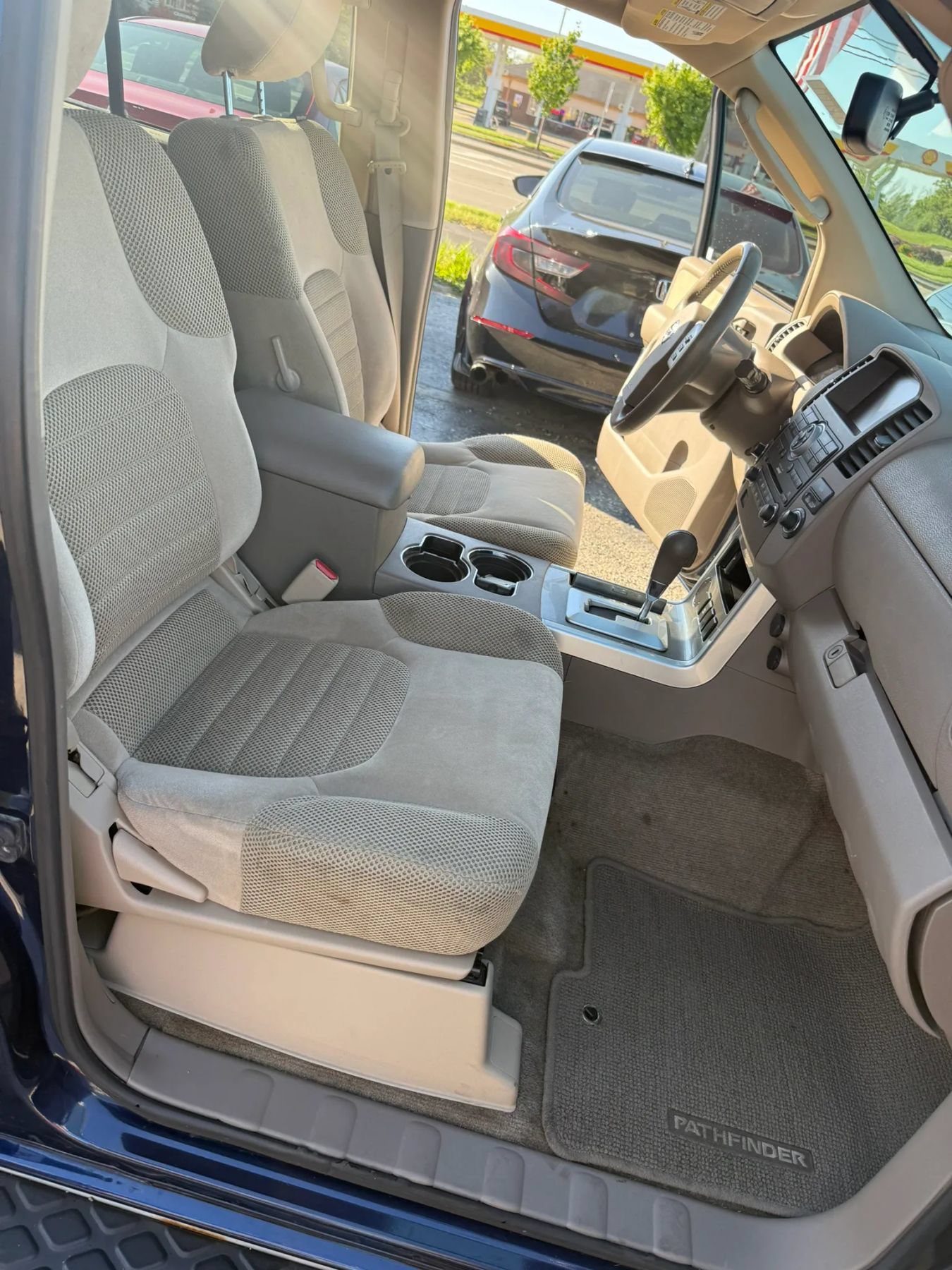 Used 2010 Nissan Pathfinder SE w/ SE Premium Journey Pkg RWD image 22