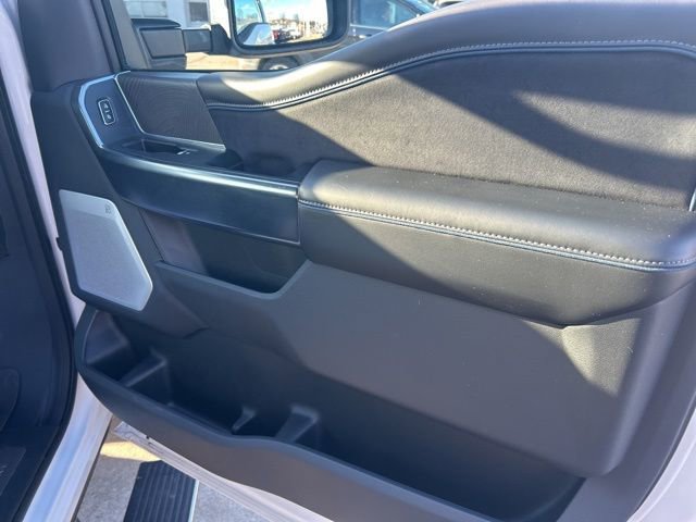 Used 2025 Ford F450 Platinum w/ FX4 Off-Road Package image 19