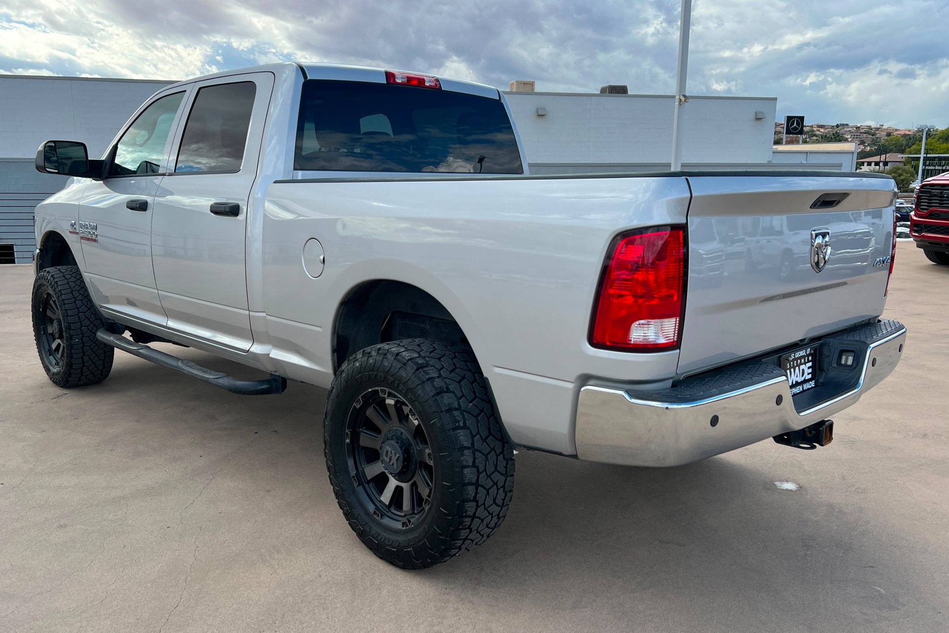Used 2016 RAM 2500 Tradesman w/ Chrome Appearance Group AWD/4WD image 3